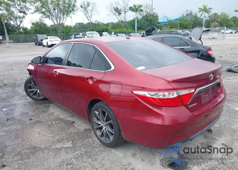 2015 Toyota Camry Xse z USA, uszkodzony, nr VIN 4T1BF1FK1FU973553